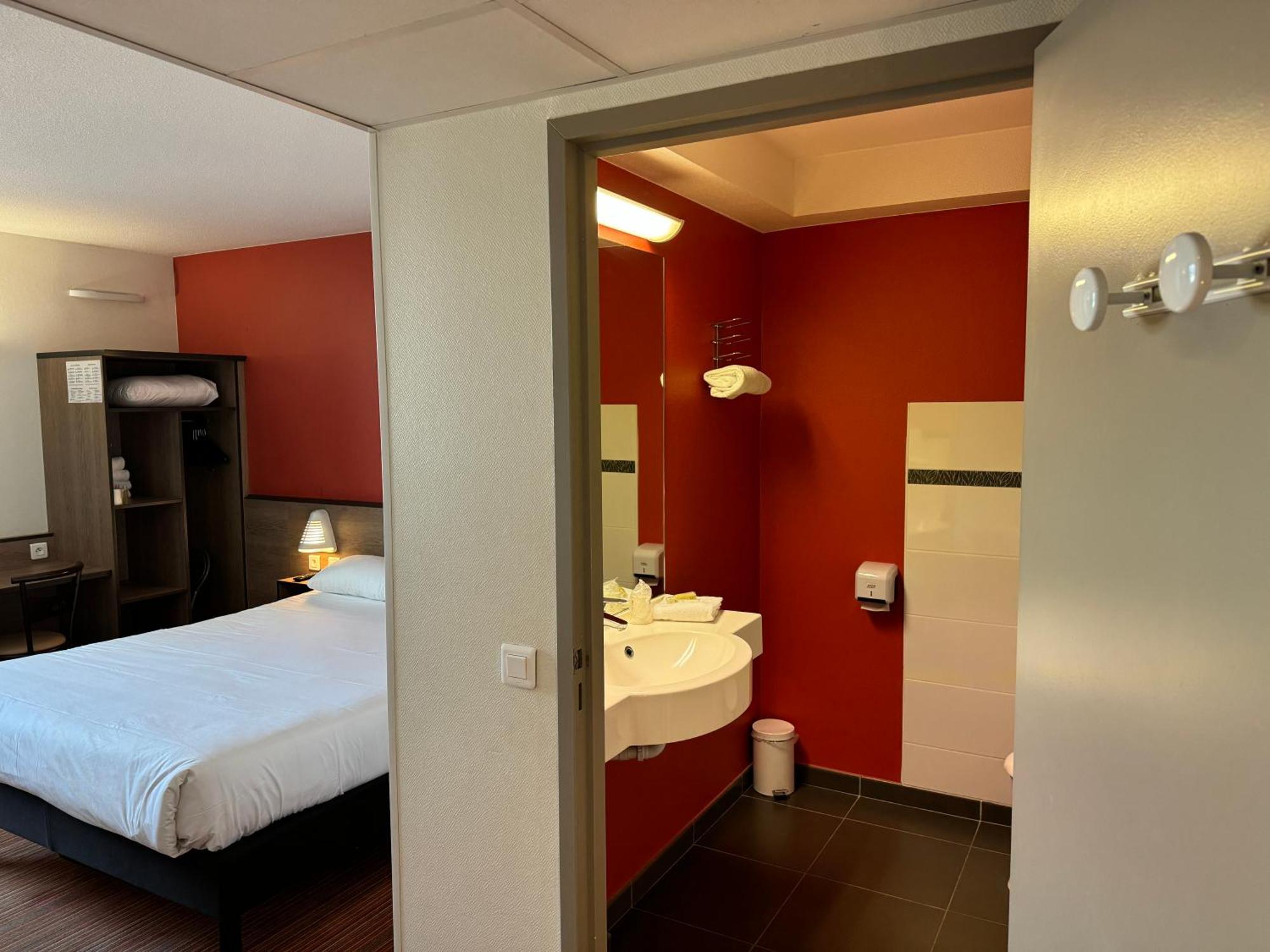 Ace Valence Hotel 3*